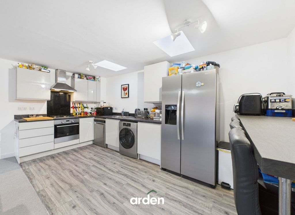 Property photo 2 of 6