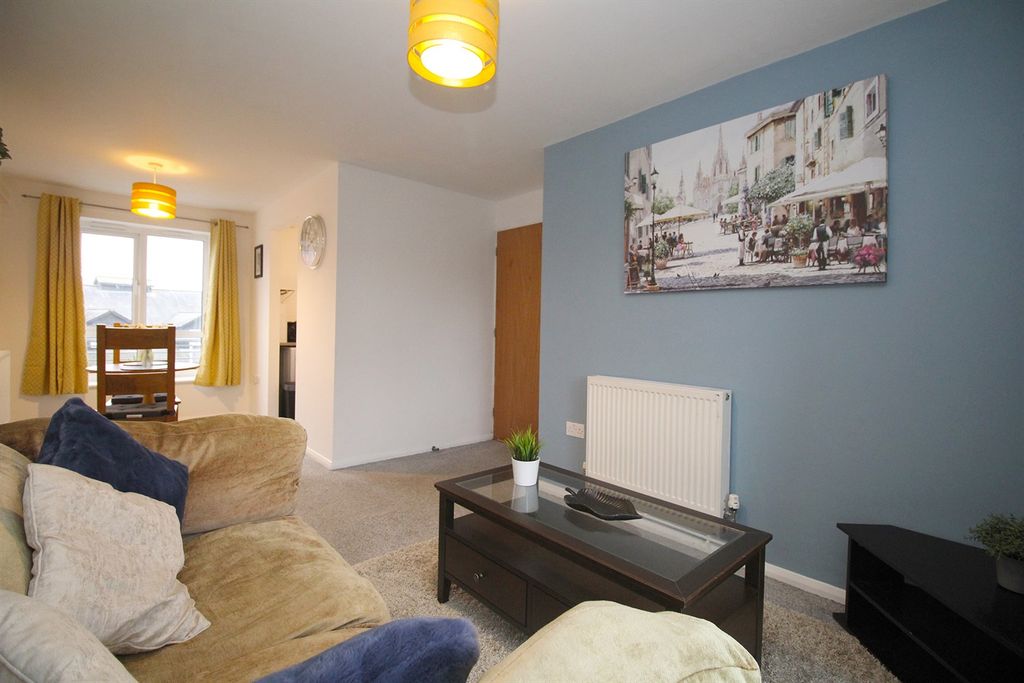 Property photo 2 of 21 Lounge / Diner