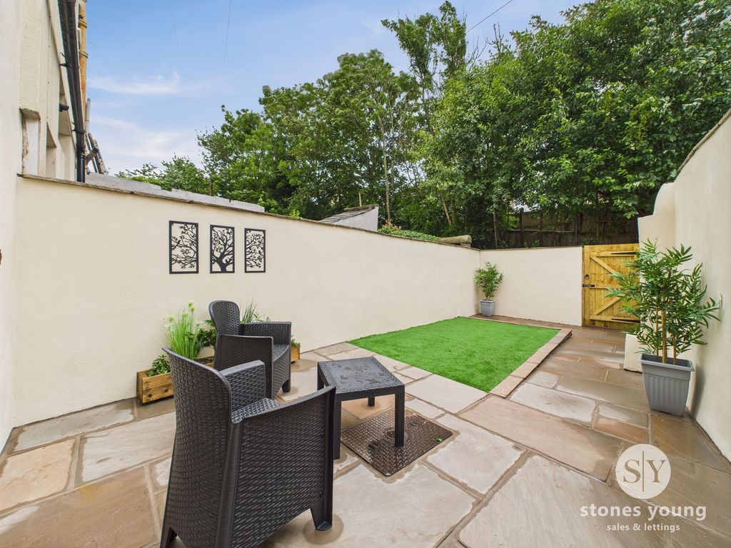 Property photo 2 of 11