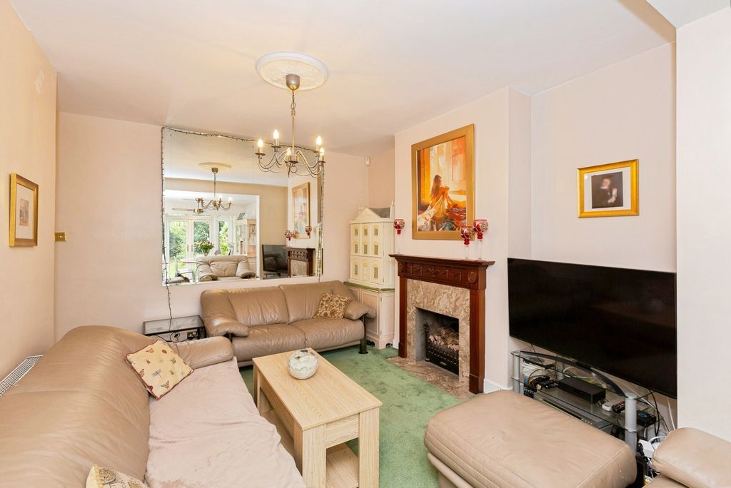 Property photo 3 of 33 Pbox-Img.Jpg