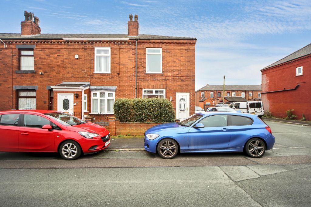 Property photo 1 of 17