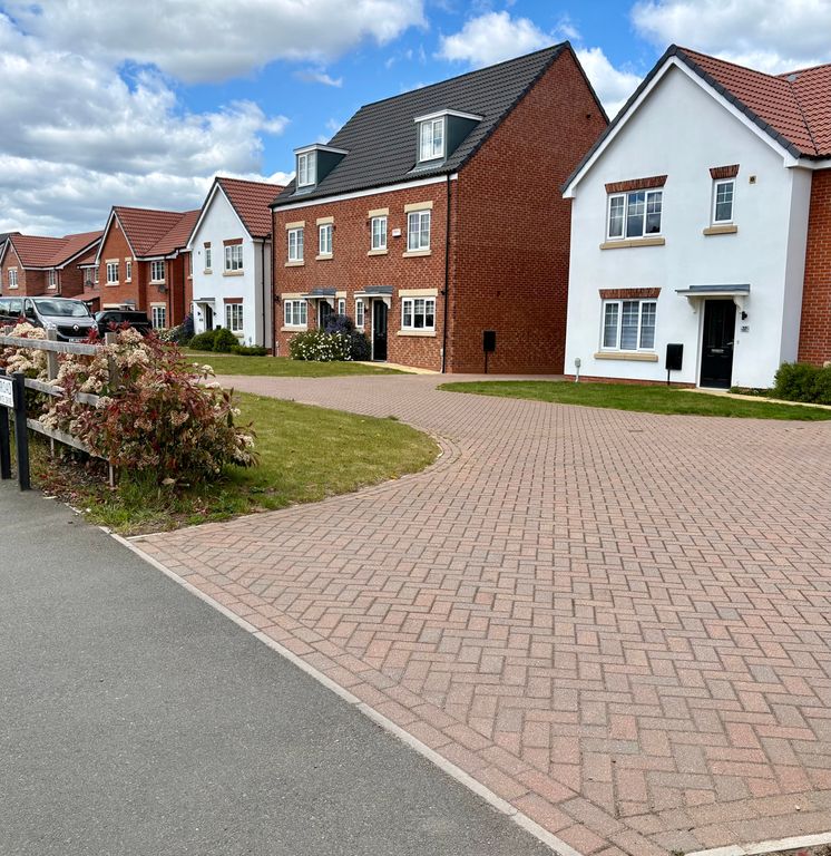 Property photo 2 of 36