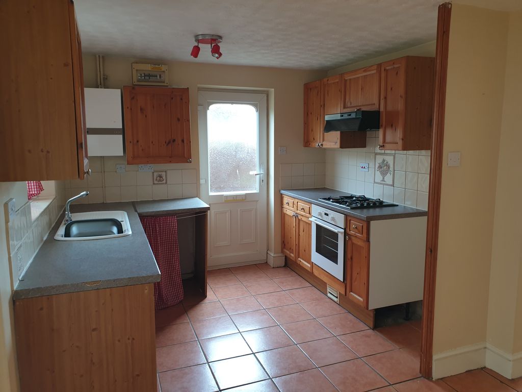 Property photo 3 of 9 Kitchen