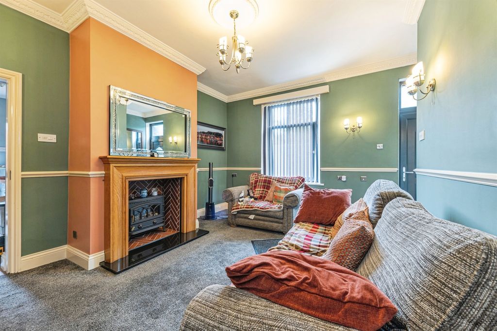 Property photo 2 of 18