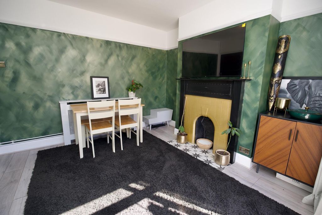 Property photo 3 of 12 Dining Room