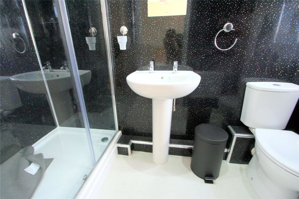 Property photo 3 of 6 Picture No. 08