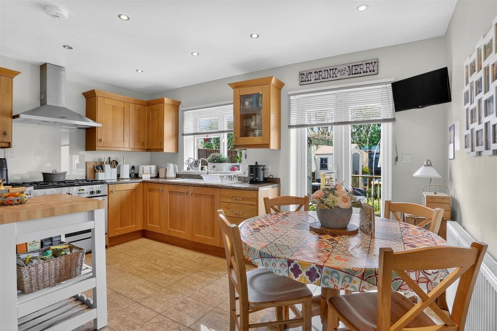 Property photo 2 of 26 1647584455 - 14.Jpg