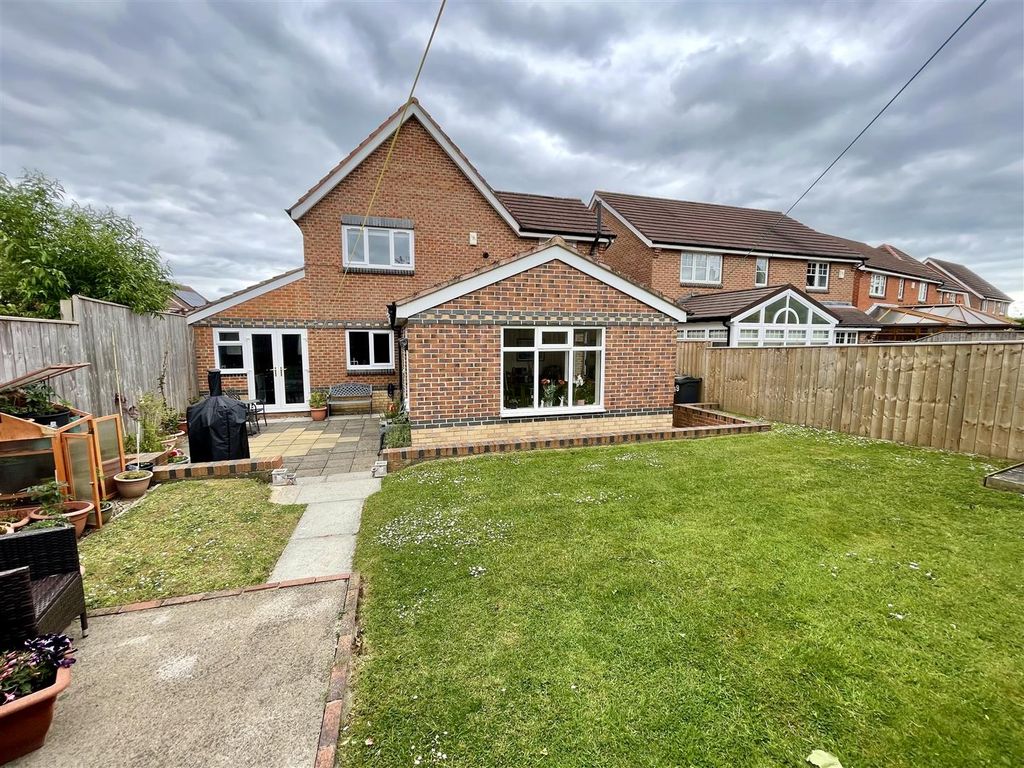 Property photo 2 of 31 Externally