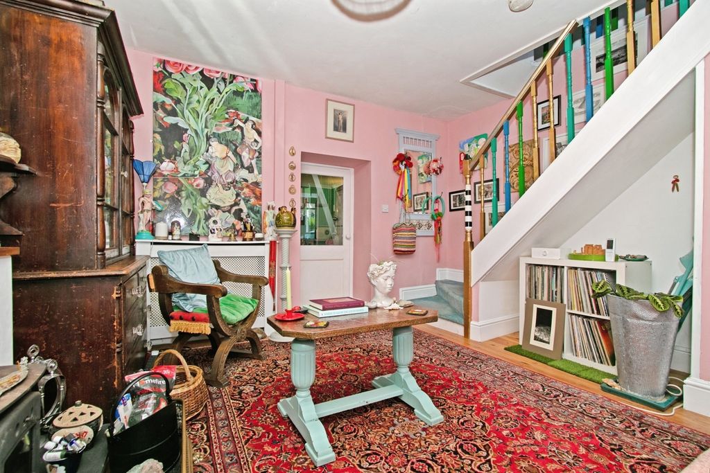 Property photo 2 of 18 Photo