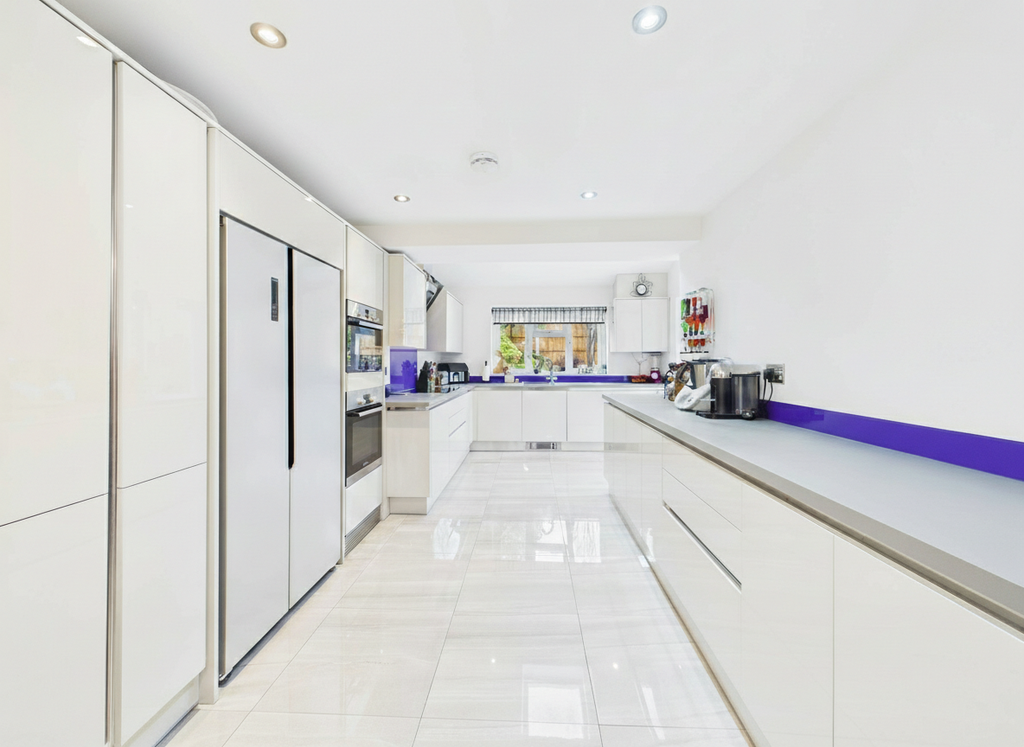 Property photo 2 of 17 Cam01698G0Pr0148Still006001