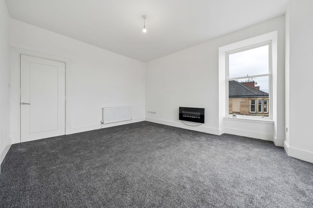 Property photo 3 of 27