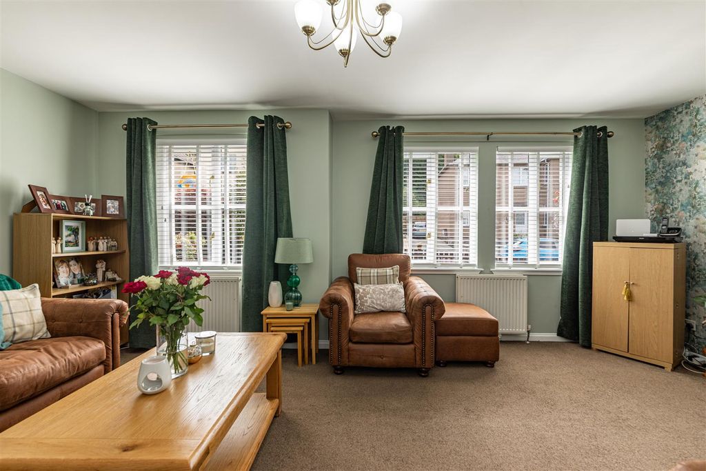 Property photo 3 of 27 10 Annfield Gardens Galashiels 012.Jpg