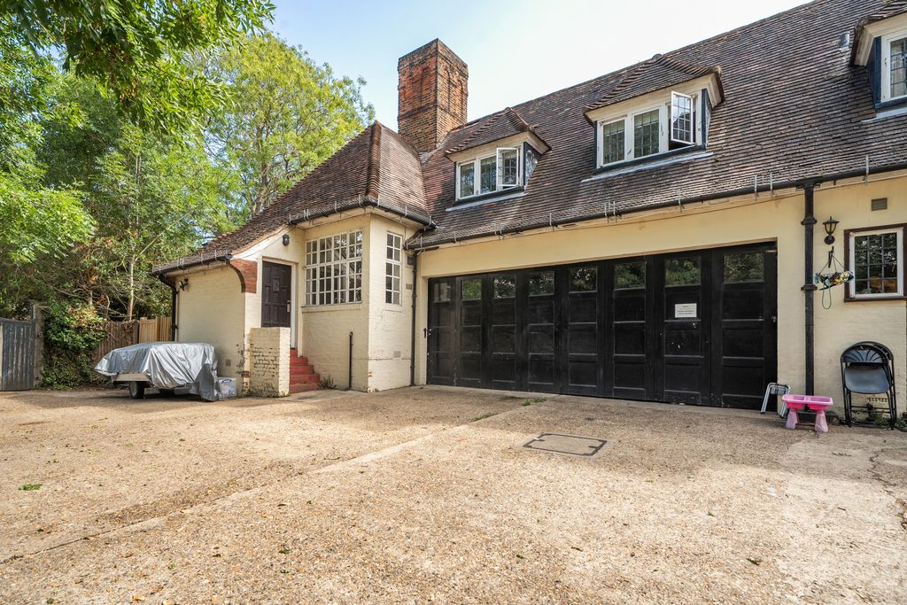 Property photo 1 of 17