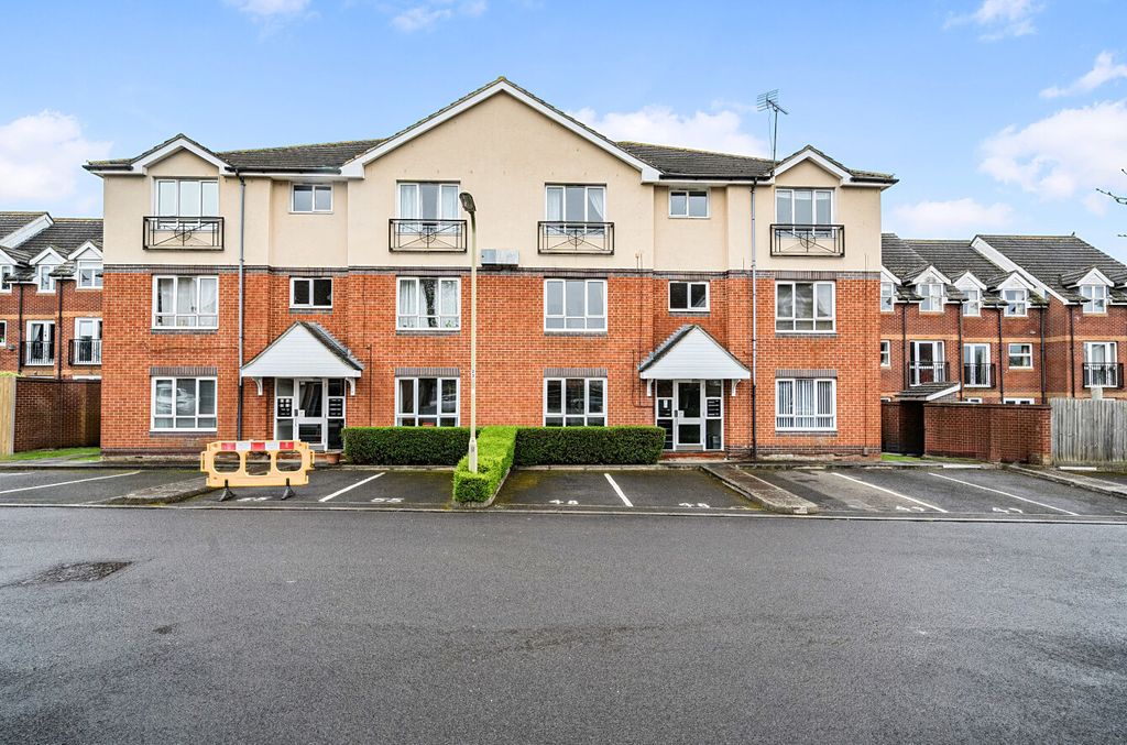 Property photo 1 of 10 1437339-32-69c6c6...