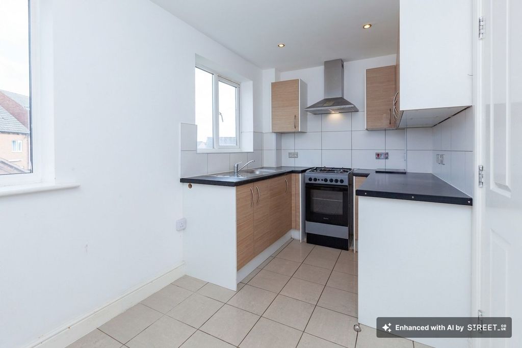 Property photo 3 of 24