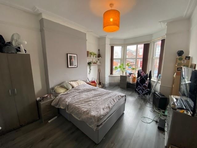 Property photo 2 of 18 Bedroom 1