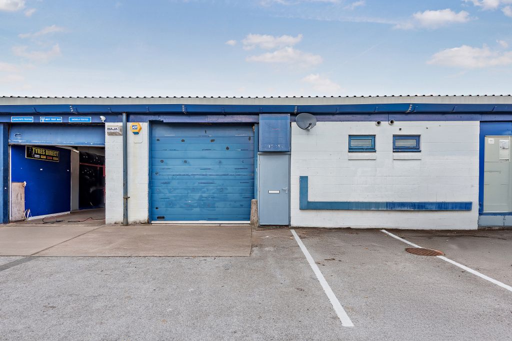 Property photo 2 of 13