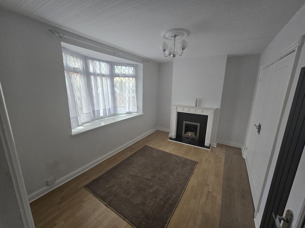 Property photo 3 of 36 Living Room