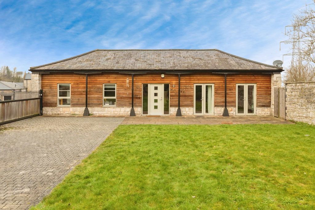 Property photo 1 of 16 Front