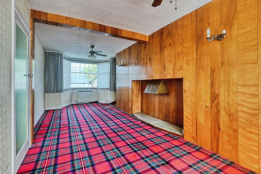 Property photo 2 of 42