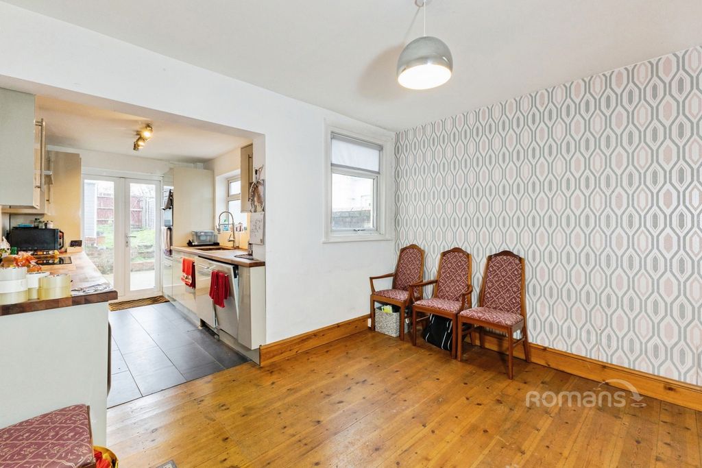 Property photo 3 of 11 Pbox-Img.Jpg