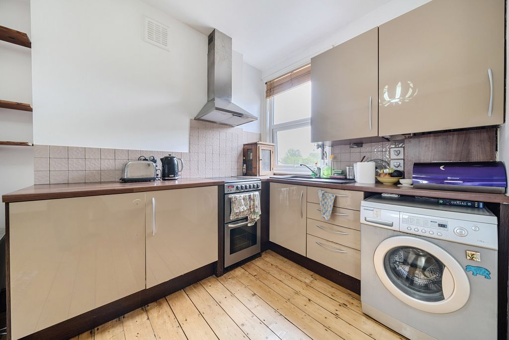 Property photo 2 of 14 Kitchen