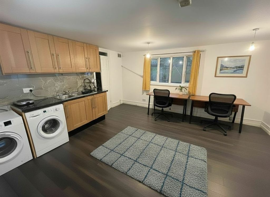 Property photo 1 of 4 084Da2A9-4c54-4F22-B86d-3Cfc62A0d85c.Png