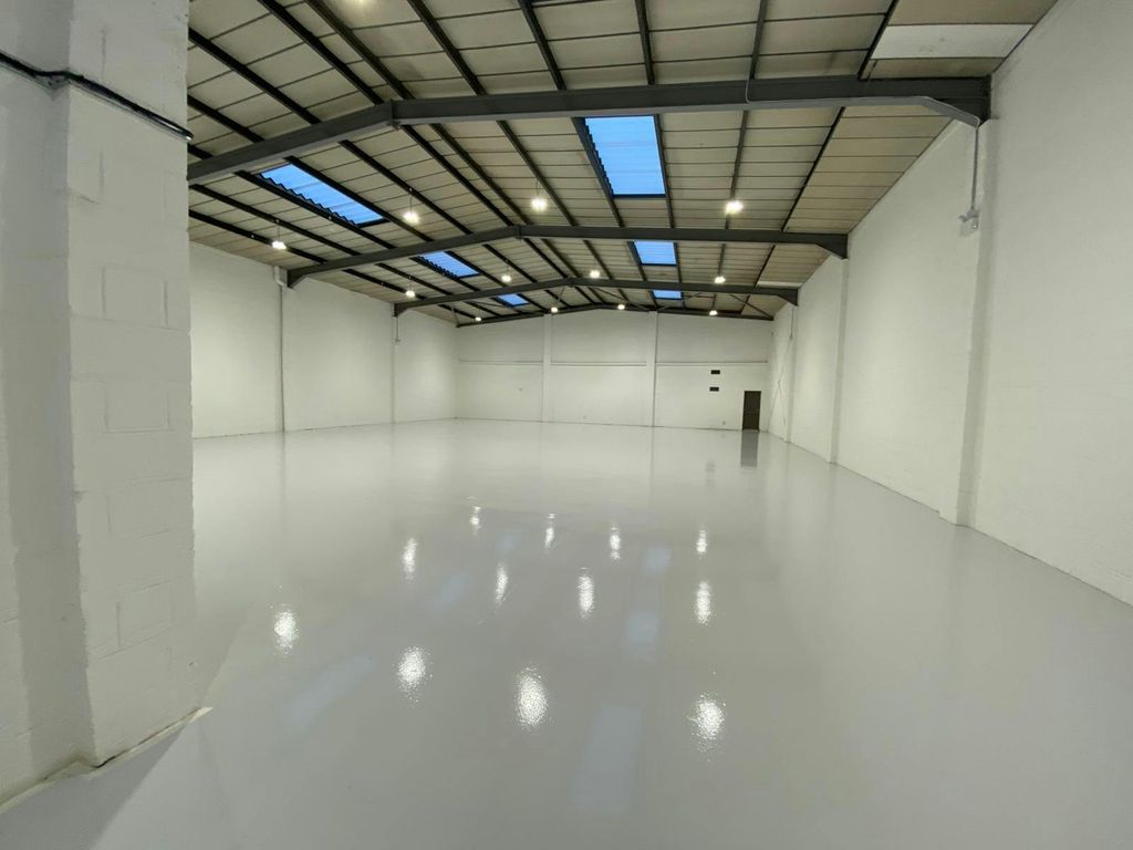 Property photo 3 of 6 Af2c9c2F-ba67-448d-8Ed6-685Bffe5Eb6F.Jpg