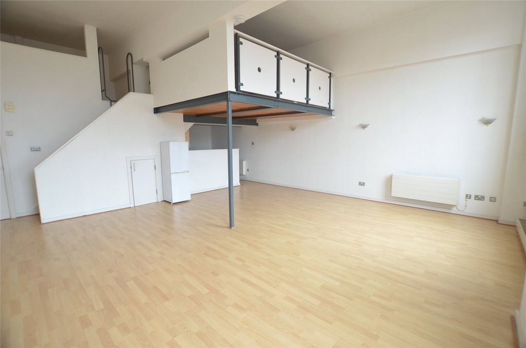 Property photo 3 of 7 Picture No. 11