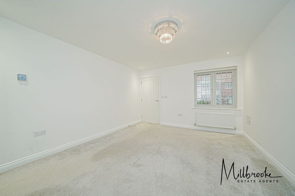 Property photo 3 of 33