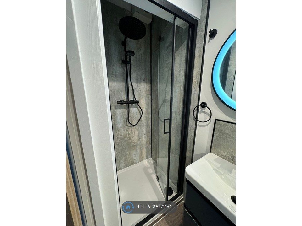 Property photo 3 of 6 Shower