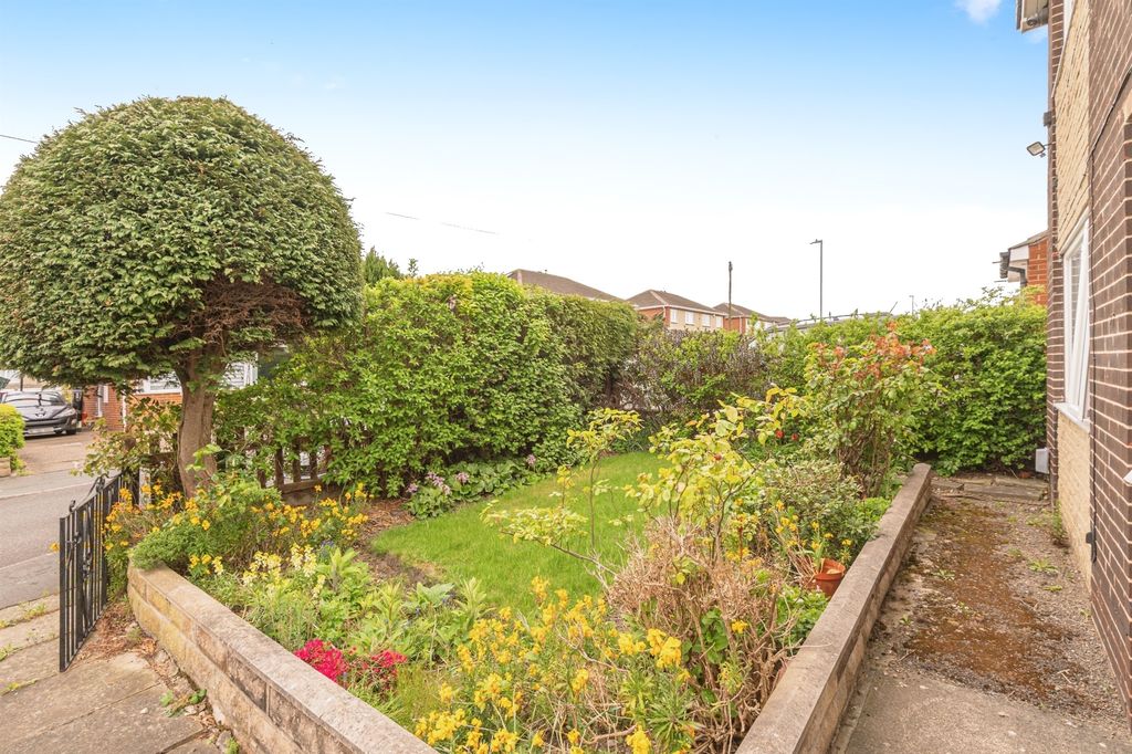 Property photo 2 of 11