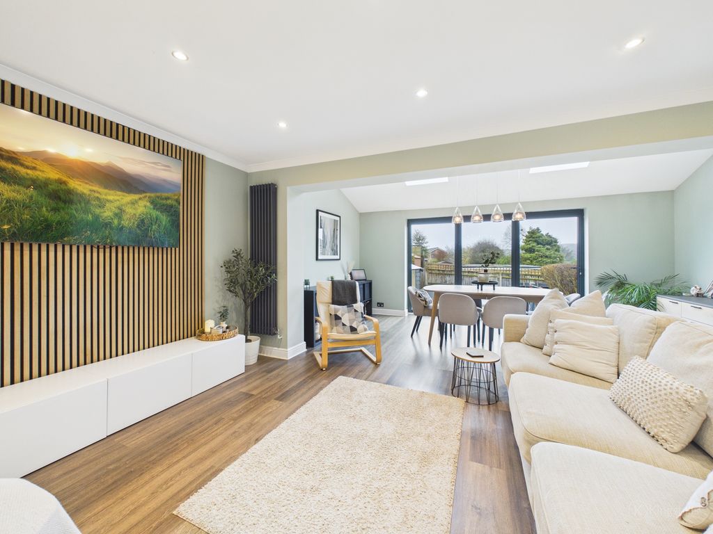 Property photo 3 of 18 Cam02136G0-Pr0526-Still002