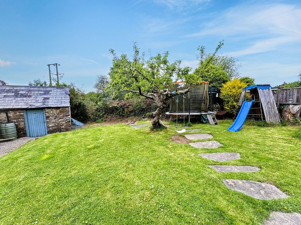 Property photo 2 of 20