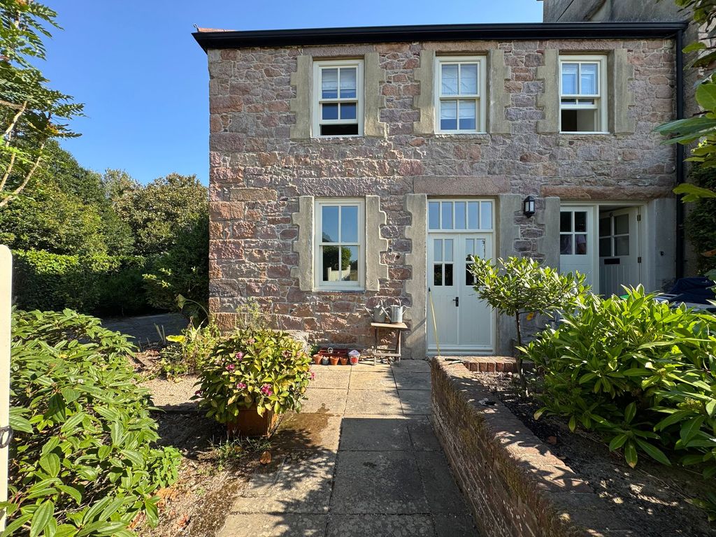 3 bed flat to rent6 La Commune, Trinity JE3