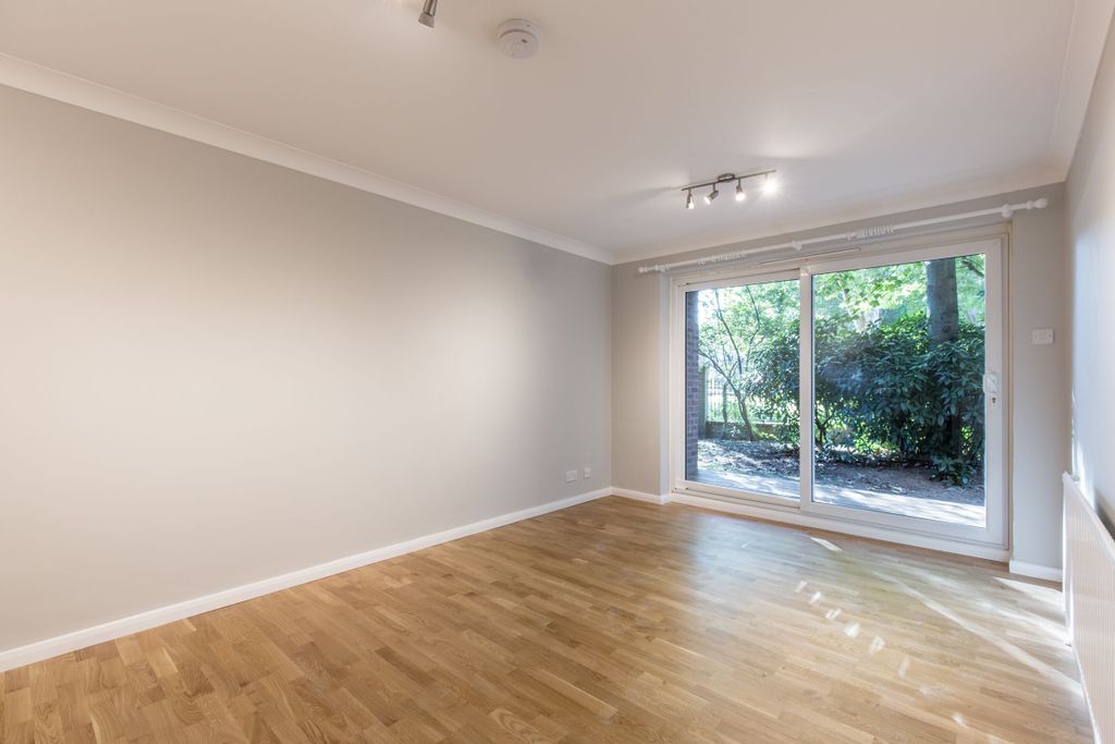 Property photo 2 of 10 Living_Room