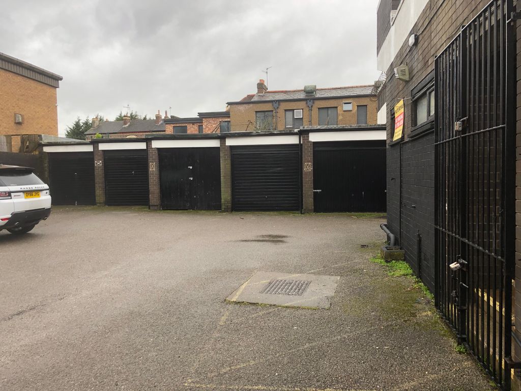 Property photo 1 of 2