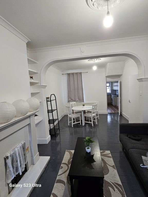 Property photo 2 of 7 Gallery