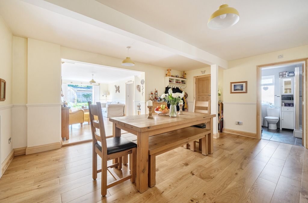 Property photo 3 of 26 1356936-8-68cd3A8...