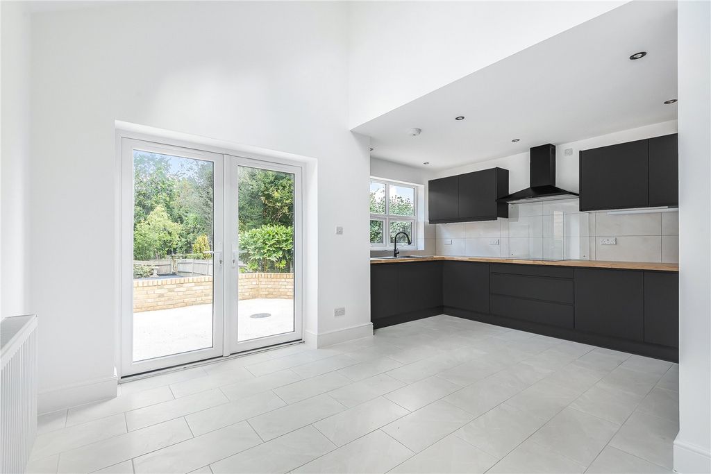 Property photo 2 of 12 Ope Plan Kitchen