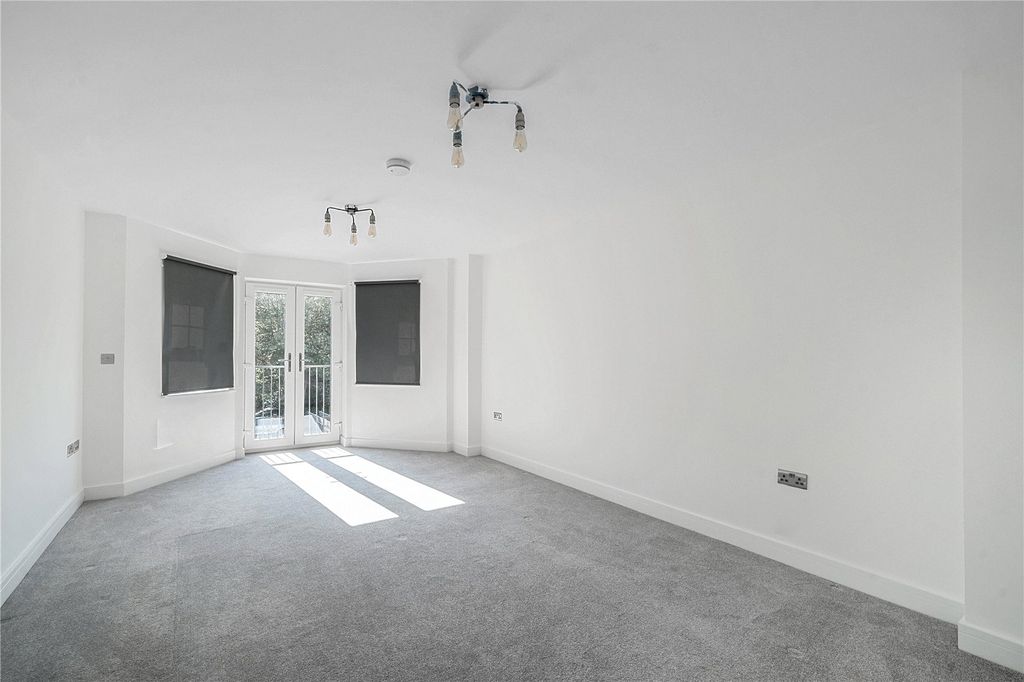 Property photo 3 of 7 Picture No. 08