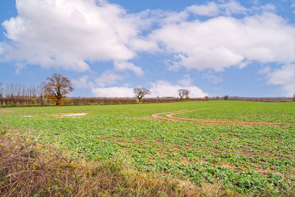 Property photo 2 of 24