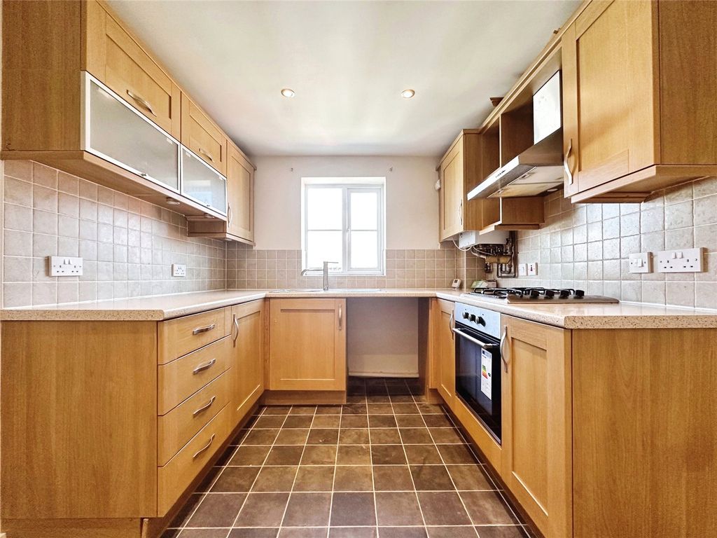 Property photo 3 of 9 Kitchen