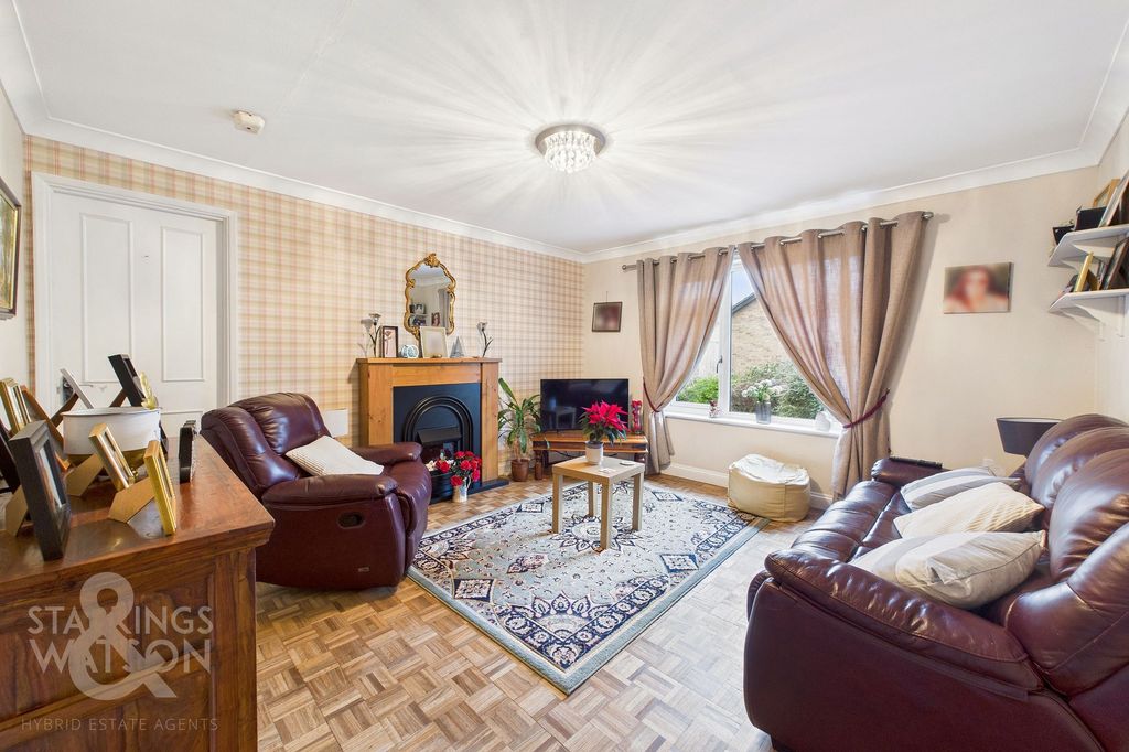 Property photo 2 of 22