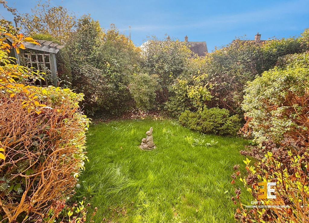 Property photo 2 of 22