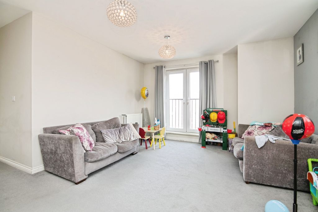 Property photo 2 of 13