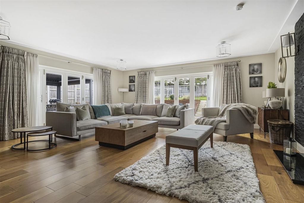 Property photo 3 of 29 56_72791.Jpg