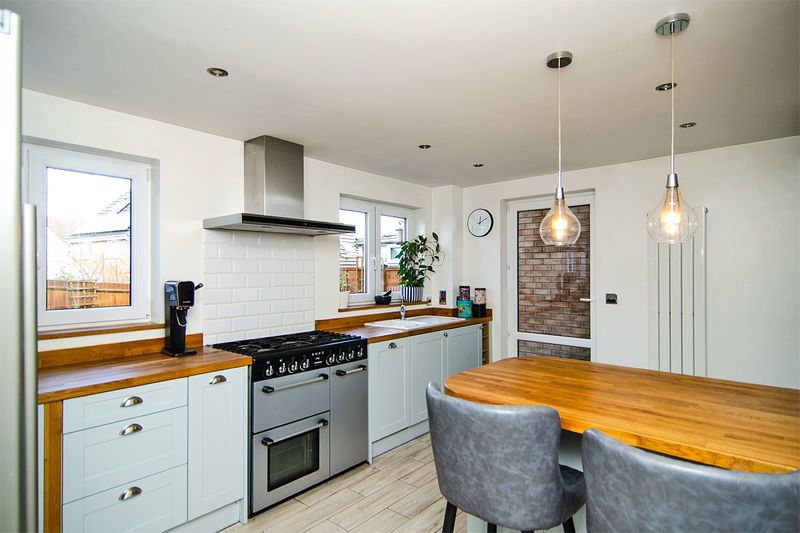 Property photo 3 of 28 Photo 1