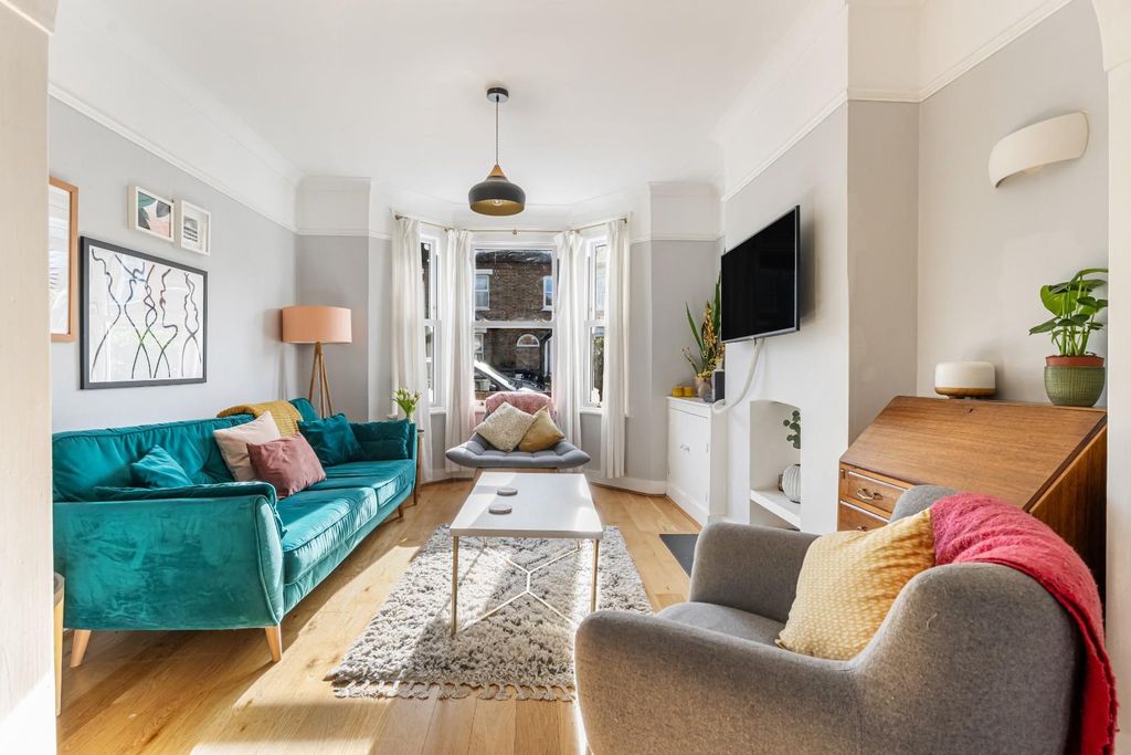 Property photo 2 of 19