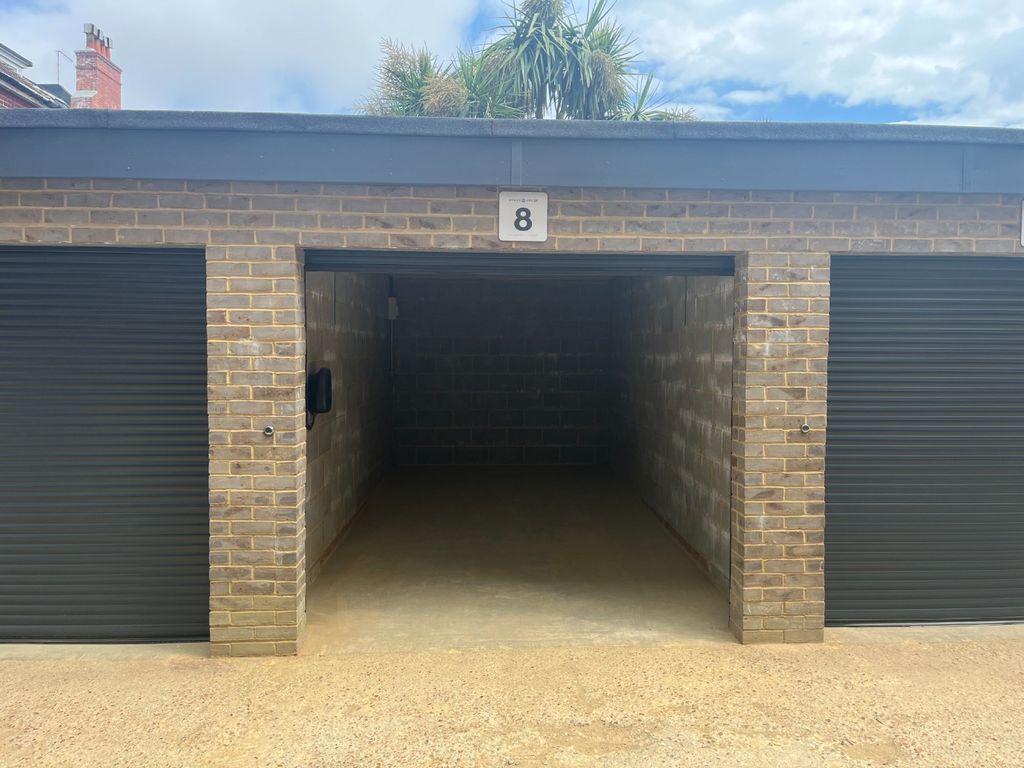 Property photo 2 of 4 5906471